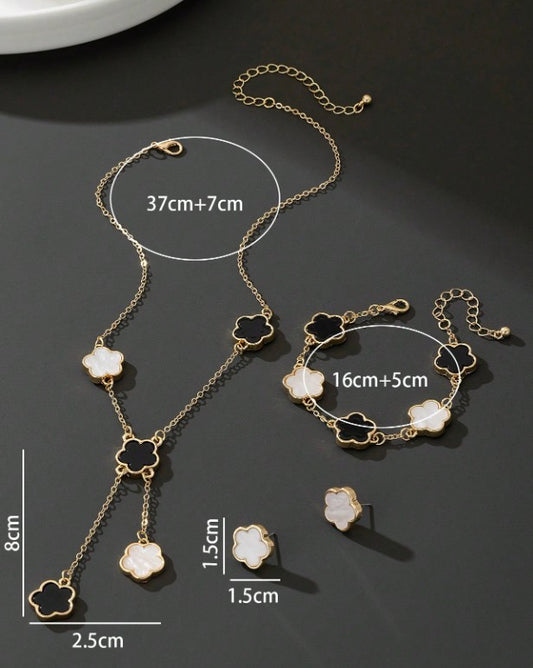 Conjunto de collar con colgante de trébol