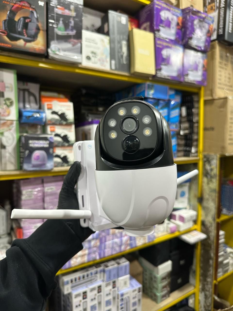 CAMARA DE SEGURIDAD CON PANEL SOLAR