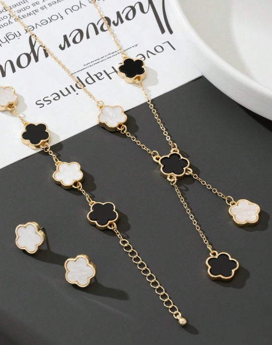 Conjunto de collar con colgante de trébol