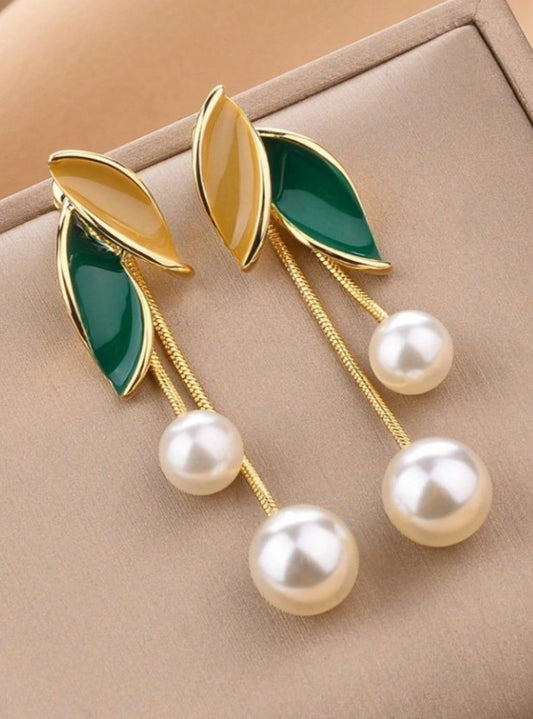 Pendientes con borlas con forma de hoja,