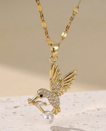 Collar "Colibrí con Perla" en Acero Inoxidable y Cristales